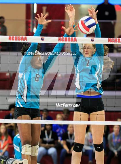 Thumbnail 3 in Green Hope vs. Ronald Reagan (NCHSAA 4A Final) photogallery.