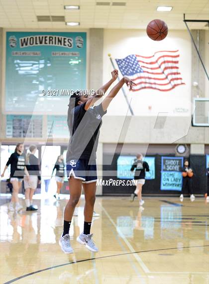 Thumbnail 1 in Aliso Niguel vs. Sierra Canyon photogallery.