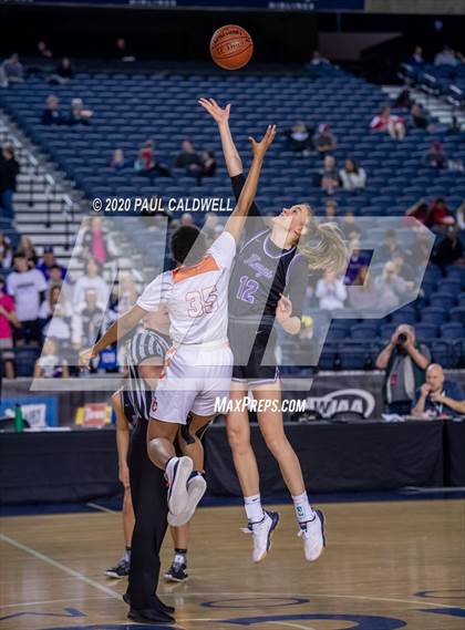 Thumbnail 1 in Lake Washington vs. Eastside Catholic (WIAA 3A Semifinal) photogallery.