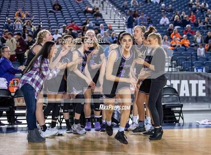 Thumbnail 2 in Lake Washington vs. Eastside Catholic (WIAA 3A Semifinal) photogallery.