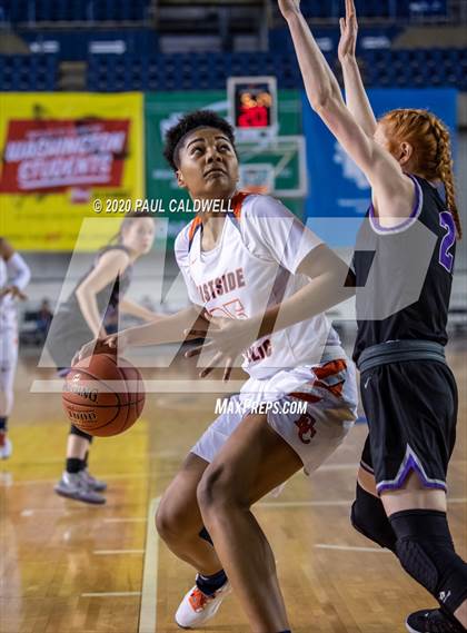 Thumbnail 2 in Lake Washington vs. Eastside Catholic (WIAA 3A Semifinal) photogallery.