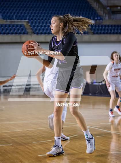 Thumbnail 2 in Lake Washington vs. Eastside Catholic (WIAA 3A Semifinal) photogallery.