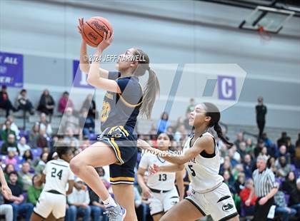 Thumbnail 2 in Streetsboro vs. Laurel (OHSAA D2 Regional Final) photogallery.