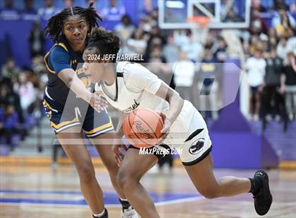 Thumbnail 1 in Streetsboro vs. Laurel (OHSAA D2 Regional Final) photogallery.