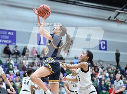 Thumbnail 3 in Streetsboro vs. Laurel (OHSAA D2 Regional Final) photogallery.