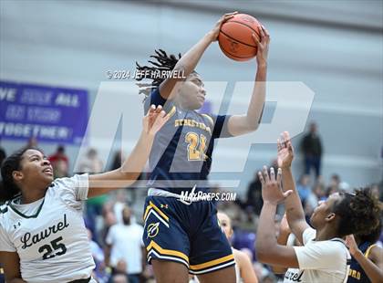 Thumbnail 3 in Streetsboro vs. Laurel (OHSAA D2 Regional Final) photogallery.