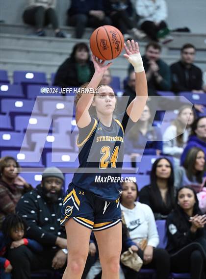 Thumbnail 2 in Streetsboro vs. Laurel (OHSAA D2 Regional Final) photogallery.