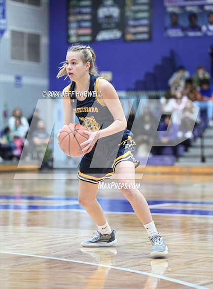 Thumbnail 1 in Streetsboro vs. Laurel (OHSAA D2 Regional Final) photogallery.