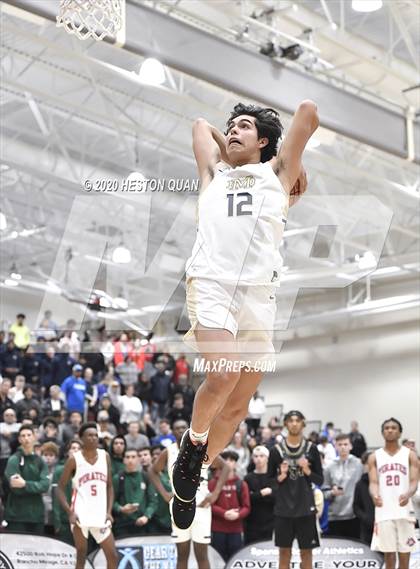 Thumbnail 1 in Rancho Mirage Holiday Invitational Slam Dunk Contest photogallery.