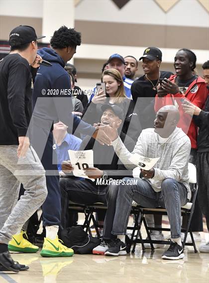 Thumbnail 1 in Rancho Mirage Holiday Invitational Slam Dunk Contest photogallery.