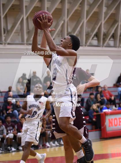 Thumbnail 3 in Independence vs. Bakersfield photogallery.