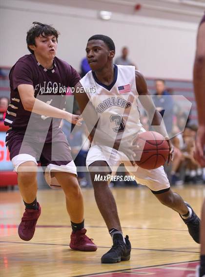 Thumbnail 1 in Independence vs. Bakersfield photogallery.