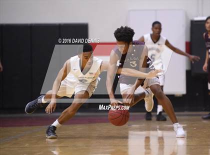 Thumbnail 3 in Independence vs. Bakersfield photogallery.