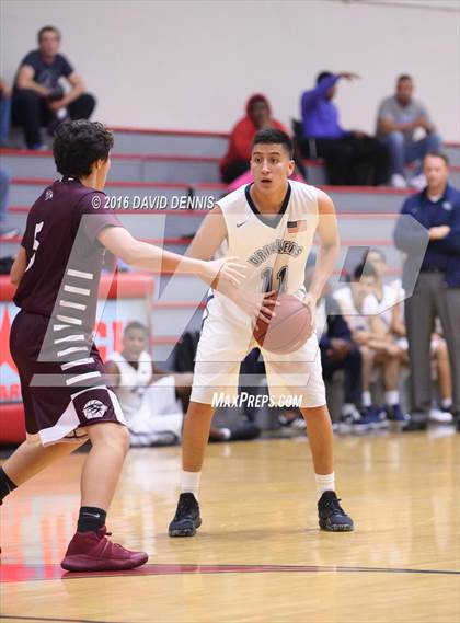 Thumbnail 1 in Independence vs. Bakersfield photogallery.