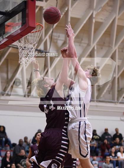 Thumbnail 1 in Independence vs. Bakersfield photogallery.
