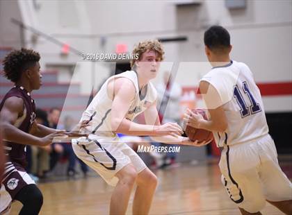 Thumbnail 2 in Independence vs. Bakersfield photogallery.