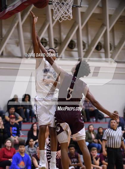 Thumbnail 2 in Independence vs. Bakersfield photogallery.