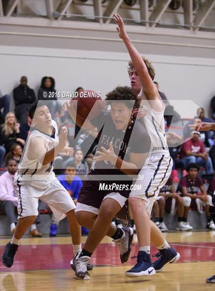 Thumbnail 2 in Independence vs. Bakersfield photogallery.