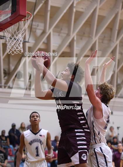 Thumbnail 3 in Independence vs. Bakersfield photogallery.