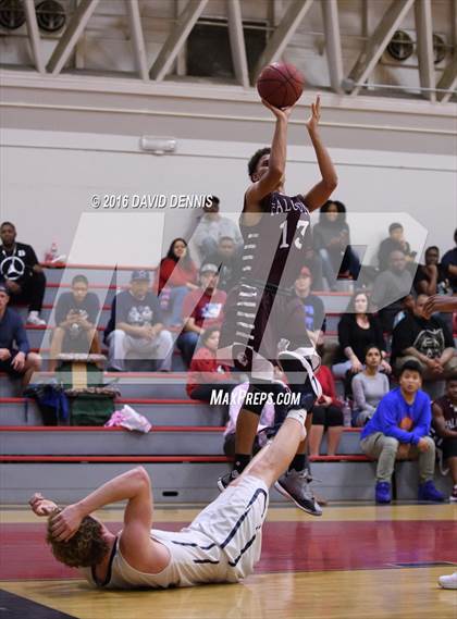 Thumbnail 2 in Independence vs. Bakersfield photogallery.