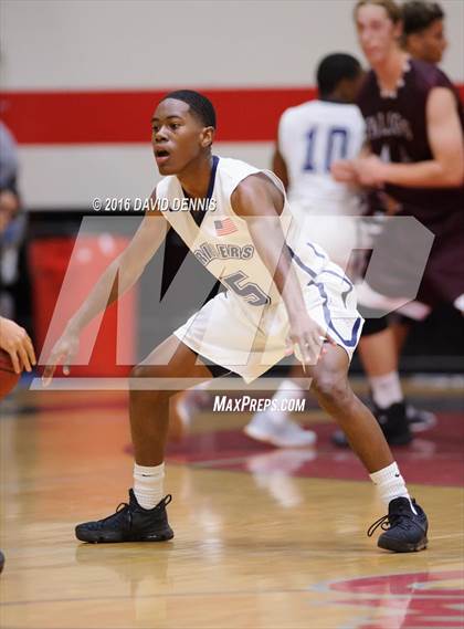 Thumbnail 1 in Independence vs. Bakersfield photogallery.
