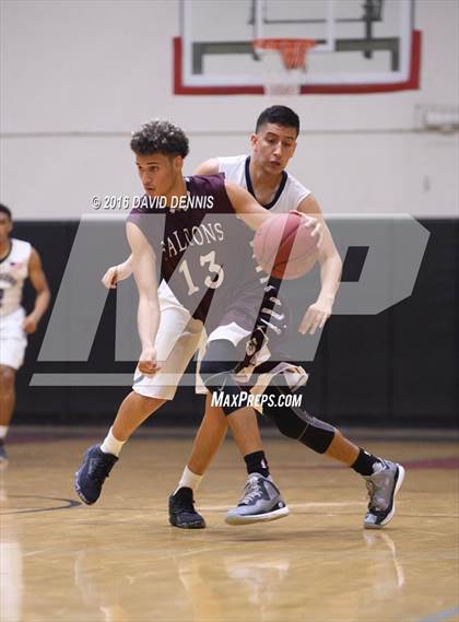 Thumbnail 1 in Independence vs. Bakersfield photogallery.