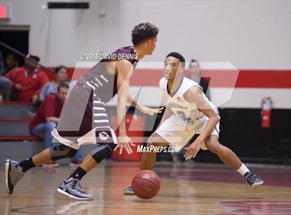 Thumbnail 1 in Independence vs. Bakersfield photogallery.