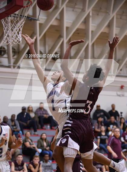 Thumbnail 3 in Independence vs. Bakersfield photogallery.