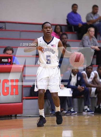 Thumbnail 2 in Independence vs. Bakersfield photogallery.