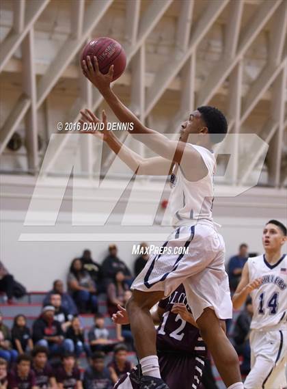 Thumbnail 1 in Independence vs. Bakersfield photogallery.