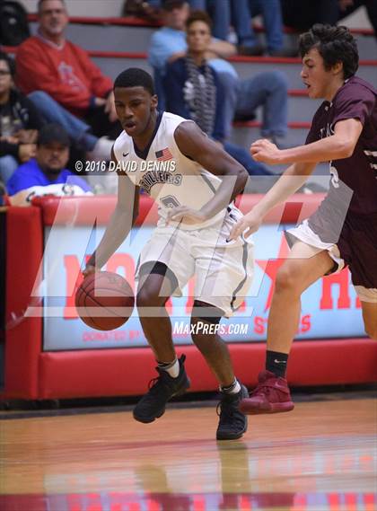 Thumbnail 3 in Independence vs. Bakersfield photogallery.