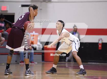 Thumbnail 2 in Independence vs. Bakersfield photogallery.