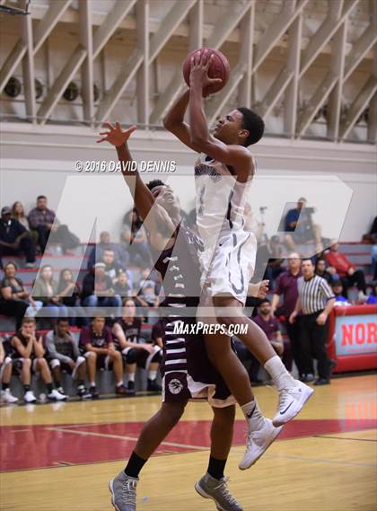 Thumbnail 1 in Independence vs. Bakersfield photogallery.