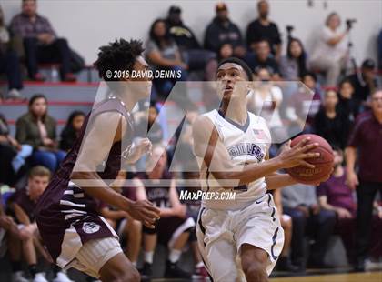 Thumbnail 3 in Independence vs. Bakersfield photogallery.
