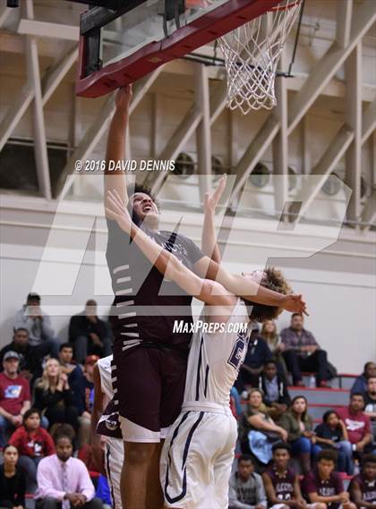 Thumbnail 3 in Independence vs. Bakersfield photogallery.