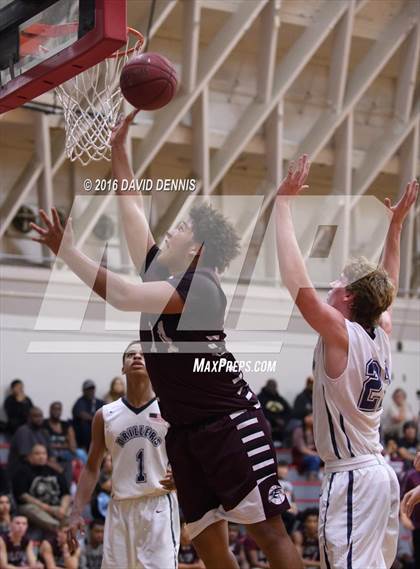 Thumbnail 2 in Independence vs. Bakersfield photogallery.