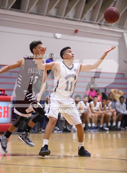 Thumbnail 2 in Independence vs. Bakersfield photogallery.