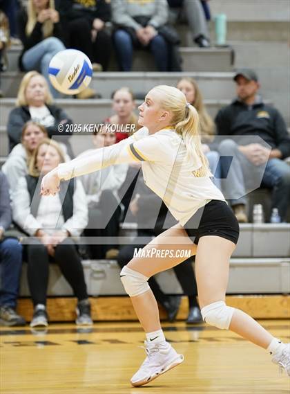 Thumbnail 1 in Armada @ Lutheran North photogallery.