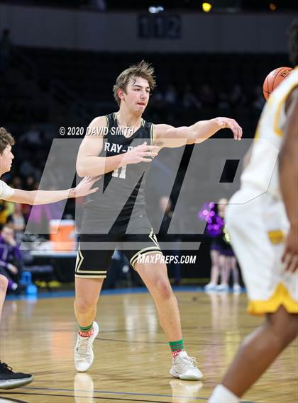 Thumbnail 3 in Raymore-Peculiar vs. Blue Springs (MSHSAA Class 5 Sectional) photogallery.
