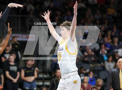 Thumbnail 3 in Raymore-Peculiar vs. Blue Springs (MSHSAA Class 5 Sectional) photogallery.