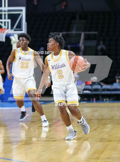 Thumbnail 3 in Raymore-Peculiar vs. Blue Springs (MSHSAA Class 5 Sectional) photogallery.