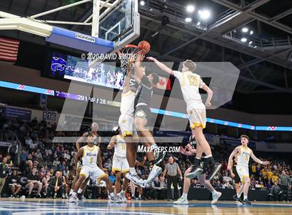 Thumbnail 3 in Raymore-Peculiar vs. Blue Springs (MSHSAA Class 5 Sectional) photogallery.