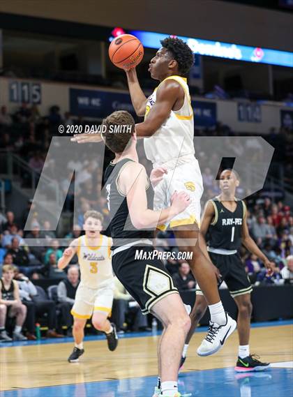 Thumbnail 1 in Raymore-Peculiar vs. Blue Springs (MSHSAA Class 5 Sectional) photogallery.