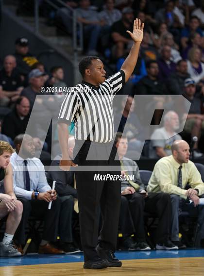 Thumbnail 2 in Raymore-Peculiar vs. Blue Springs (MSHSAA Class 5 Sectional) photogallery.