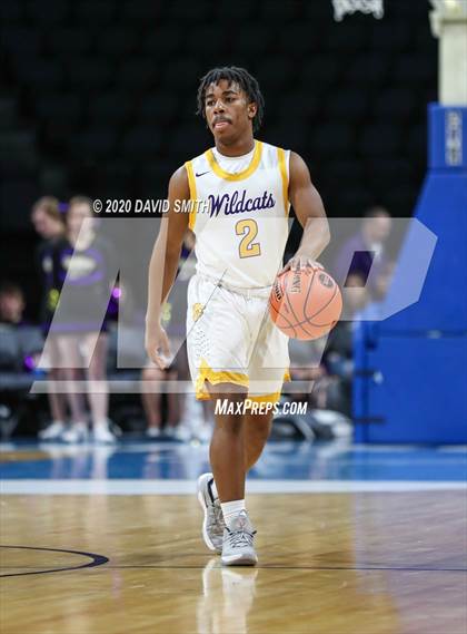 Thumbnail 3 in Raymore-Peculiar vs. Blue Springs (MSHSAA Class 5 Sectional) photogallery.