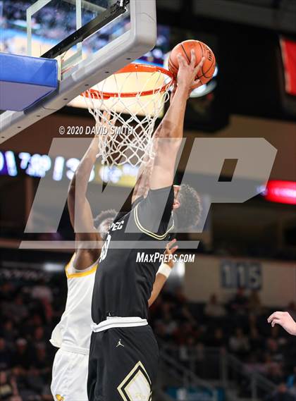 Thumbnail 3 in Raymore-Peculiar vs. Blue Springs (MSHSAA Class 5 Sectional) photogallery.