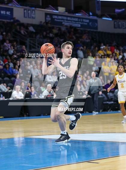 Thumbnail 3 in Raymore-Peculiar vs. Blue Springs (MSHSAA Class 5 Sectional) photogallery.