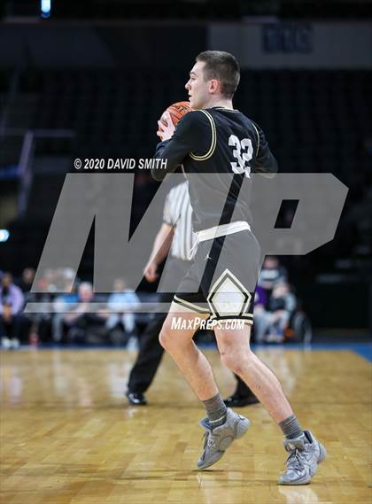 Thumbnail 1 in Raymore-Peculiar vs. Blue Springs (MSHSAA Class 5 Sectional) photogallery.