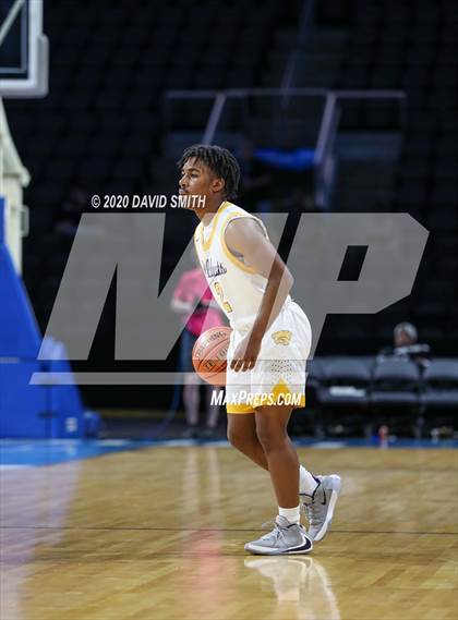 Thumbnail 3 in Raymore-Peculiar vs. Blue Springs (MSHSAA Class 5 Sectional) photogallery.