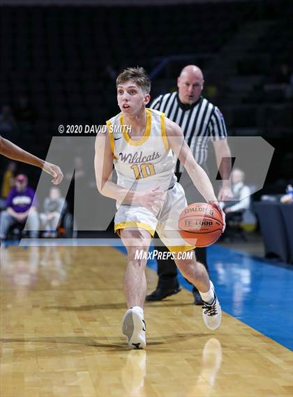 Thumbnail 3 in Raymore-Peculiar vs. Blue Springs (MSHSAA Class 5 Sectional) photogallery.